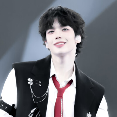 卷毛小狗 ੯‧̀͡ ζྀི)