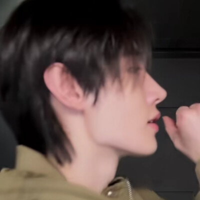 这衣服下次不穿了听话