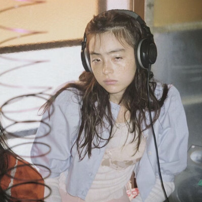 世理奈
