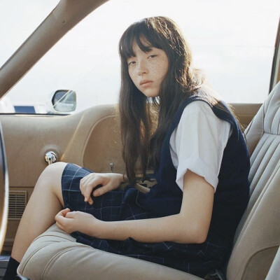 世理奈
