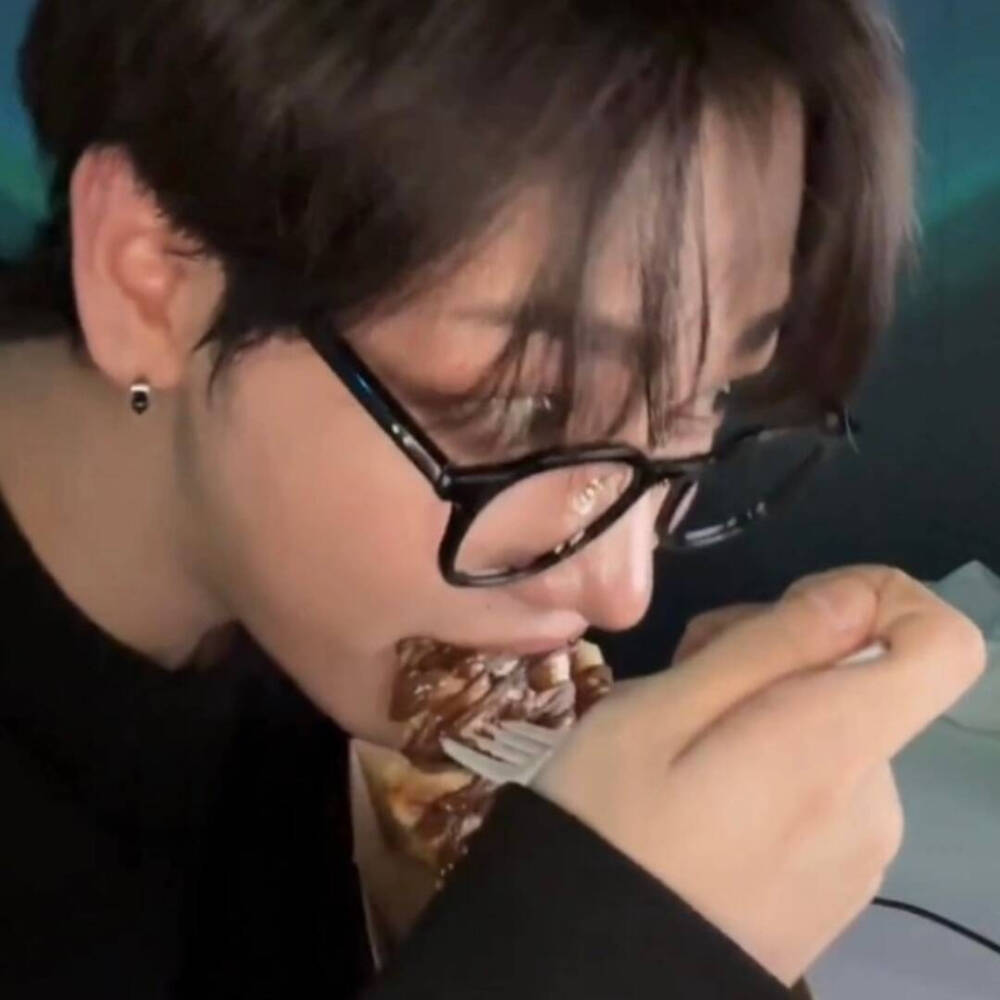 黑框眼镜狗忠实信徒