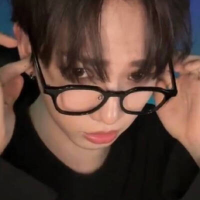 黑框眼镜狗忠实信徒