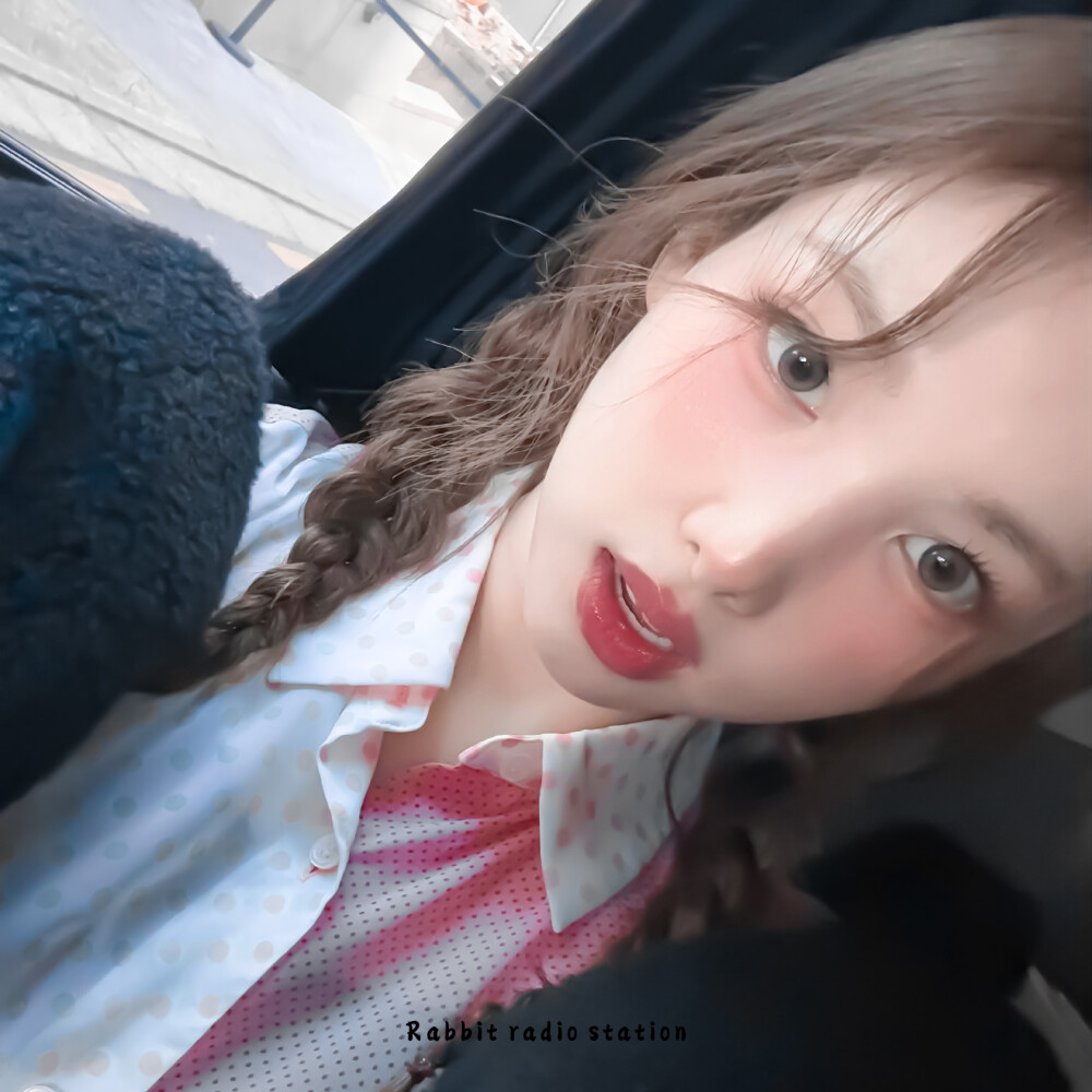 情人节让小兔陪你吧~