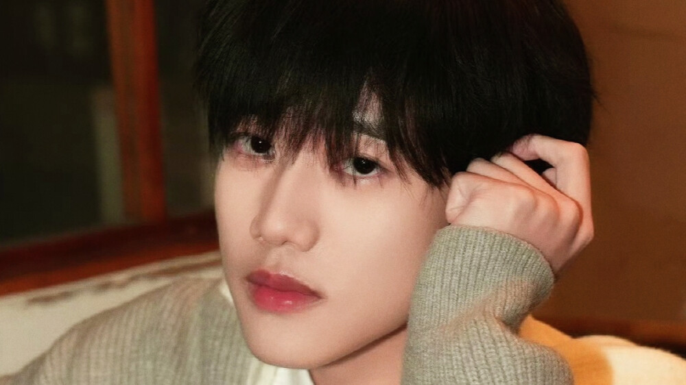 清融（黄垚钦）ˇ素材
ˇ素材来源©微博原主@eStarPro清融
ˇ使用注明