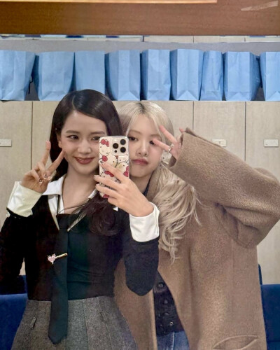 JISOO＆Rosé