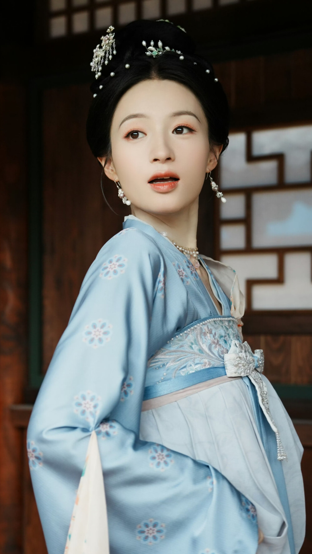 怎敌她千娇百媚