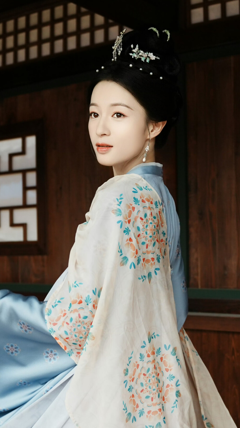 怎敌她千娇百媚