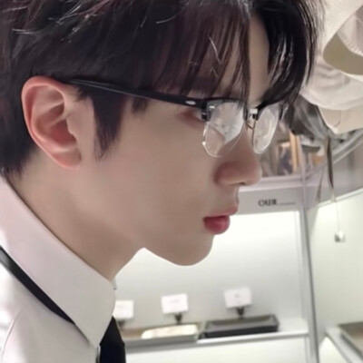 成为我再也好不了的伤疤