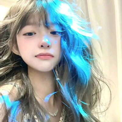春日系明媚感女生头像