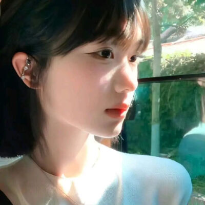 春日系明媚感女生头像
