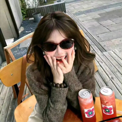 春日系明媚感女生头像