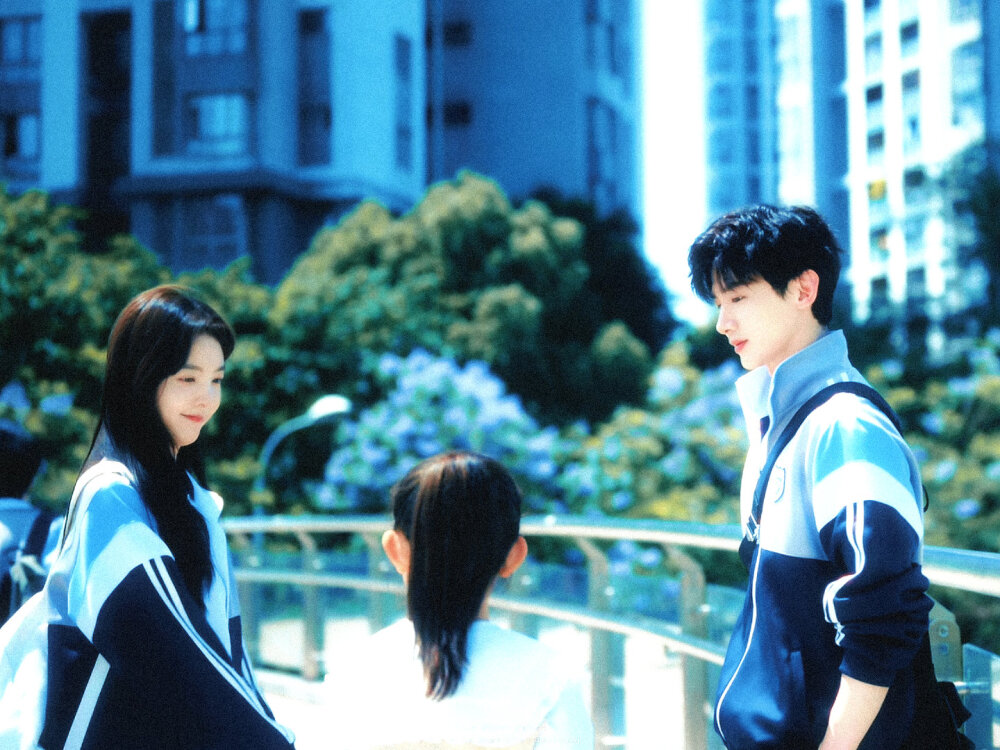 - 白敬亭/桑延 。
- 章若楠/温以凡 。
