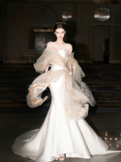 @TheBestBridal圣白婚纱: 御用模特Sofia 