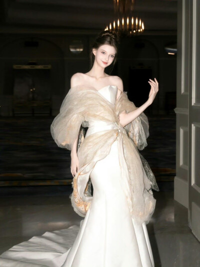 @TheBestBridal圣白婚纱: 御用模特Sofia 