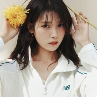 IU