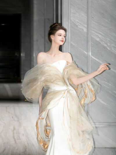 @TheBestBridal圣白婚纱: 御用模特Sofia 