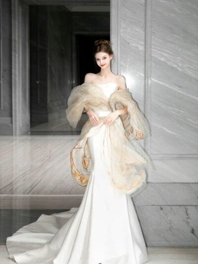 @TheBestBridal圣白婚纱: 御用模特Sofia 