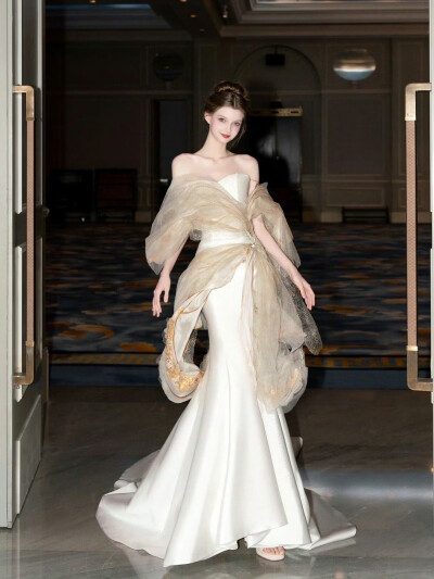 @TheBestBridal圣白婚纱: 御用模特Sofia 