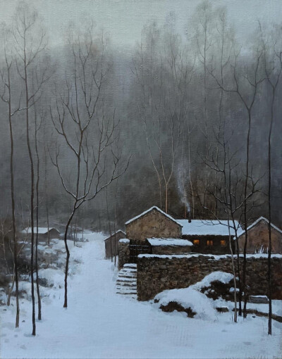 皑皑白雪铺满山野，寂静的树林褪去繁枝，只留瘦影幢幢。石屋错落，在雪的覆盖下更显古朴。屋内暖光摇曳，炊烟袅袅升起，似在召唤着归人。这雪中山村，宛如被岁月遗忘的诗笺，写满了静谧与安详。