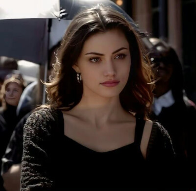 Phoebe Tonkin