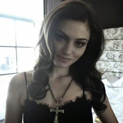 Phoebe Tonkin