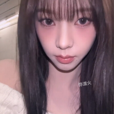 此女太美了