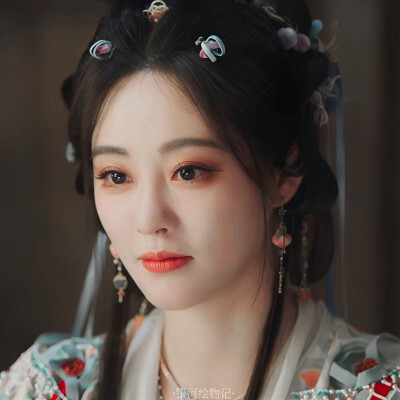 玫瑰从来不慌张。