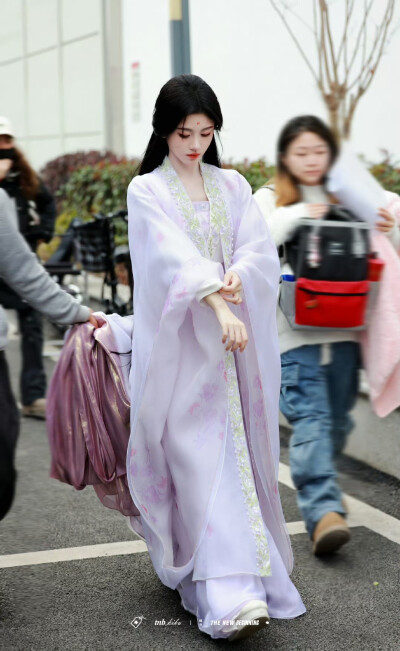 鞠婧祎