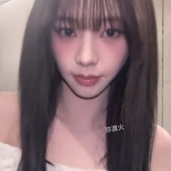 此女太美了