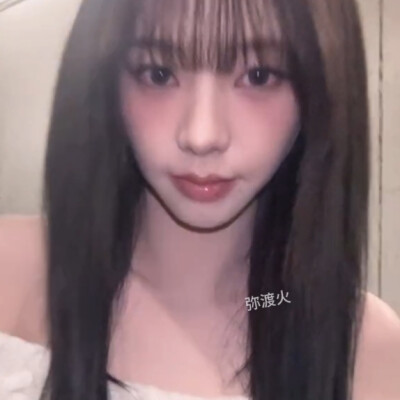 此女太美了