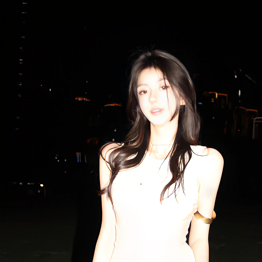 女