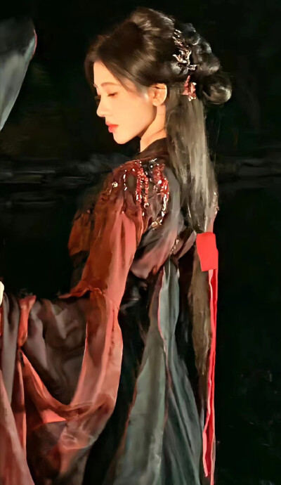鞠婧祎