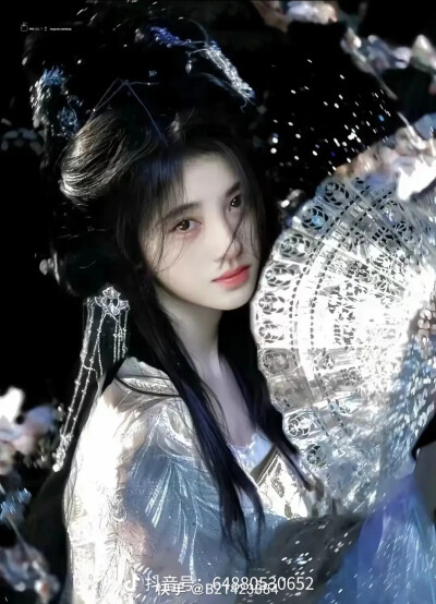鞠婧祎