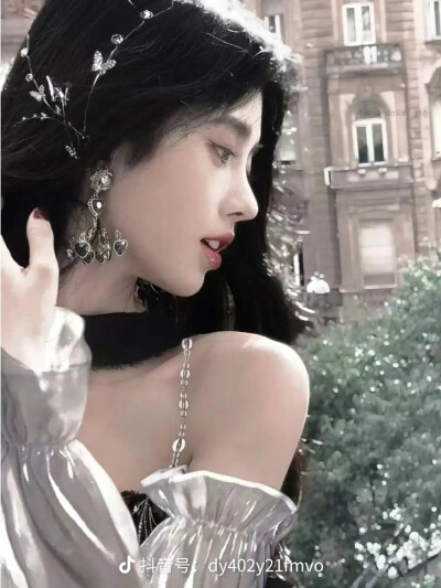 鞠婧祎