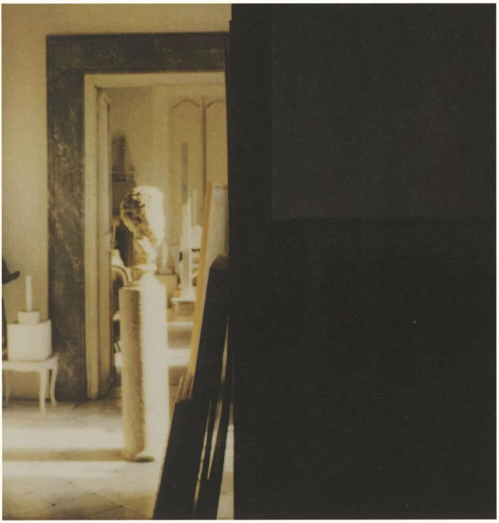 Interior(Rome),2003,
Coloured Dryprint on carton,43.1x27.9cm
