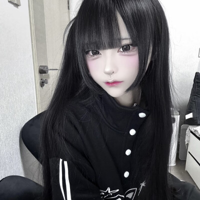，