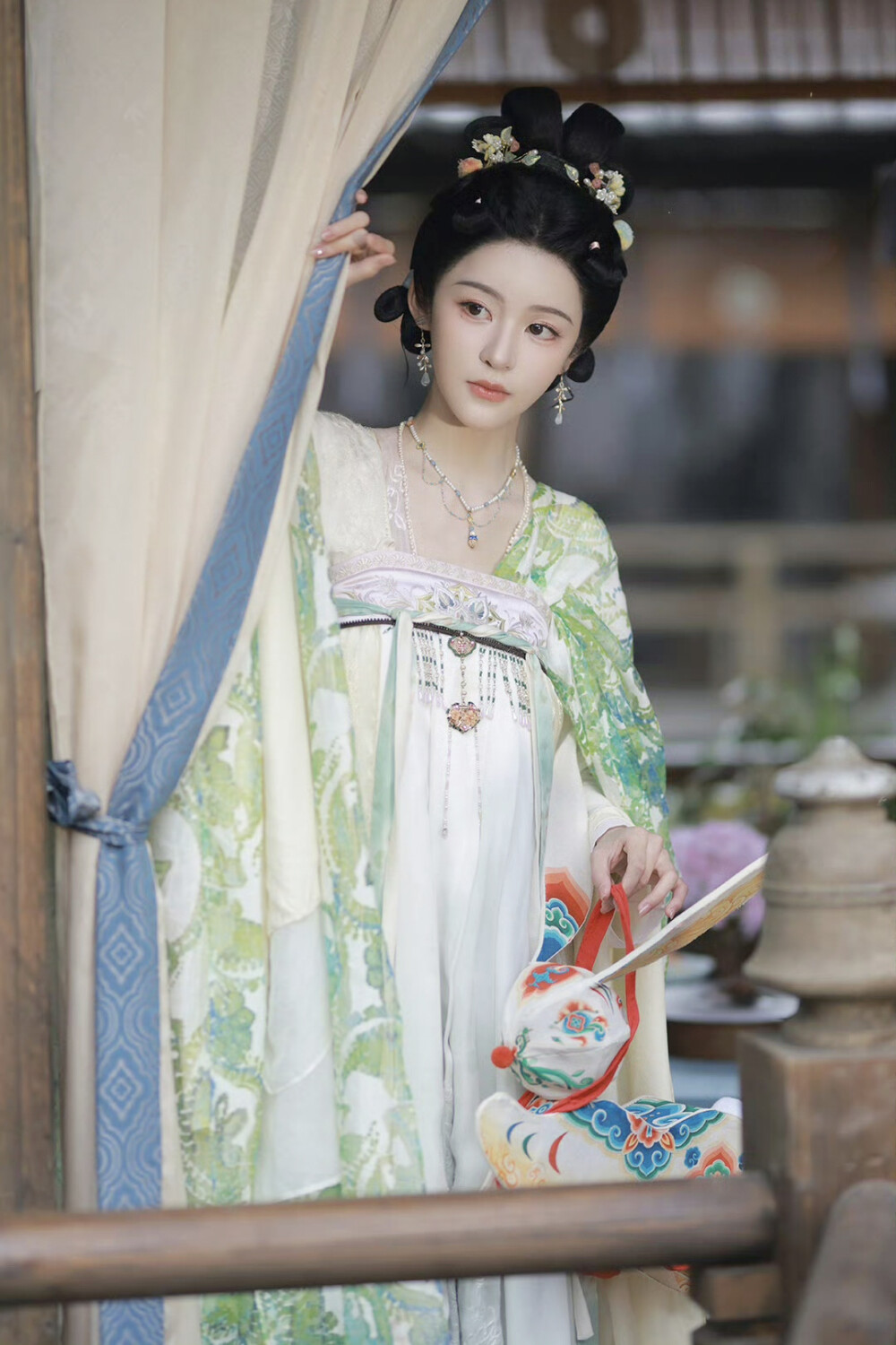 怎敌她千娇百媚