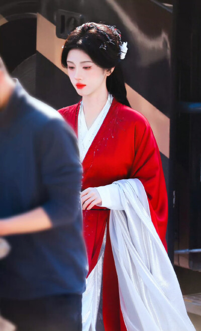 鞠婧祎