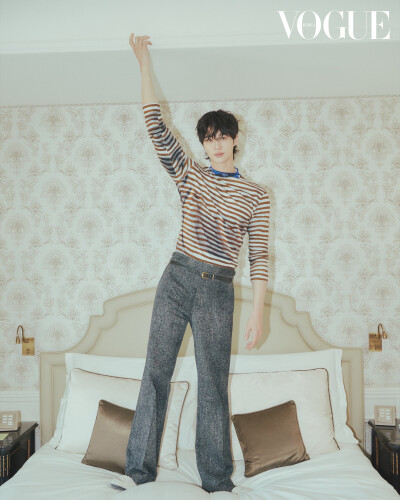 边佑锡
prada