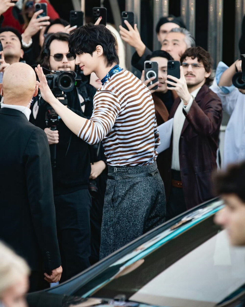 边佑锡
prada
