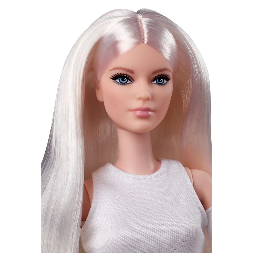 2021芭比新look6号GXB28 Barbie Looks™ Doll (Tall, Blonde)，新Victoria脸模，高挑瑜伽体（Tall Made to Move）