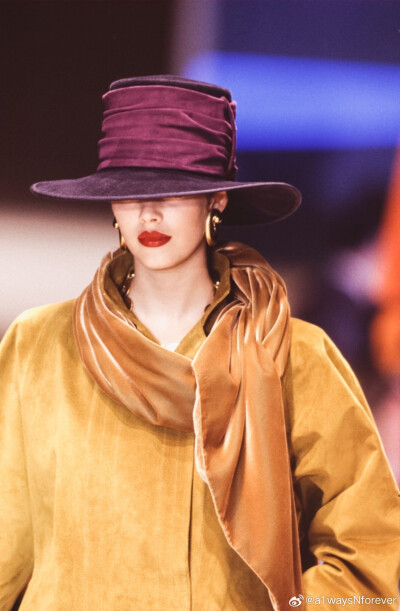 Nina Ricci - Fall 1995 Couture ​​​