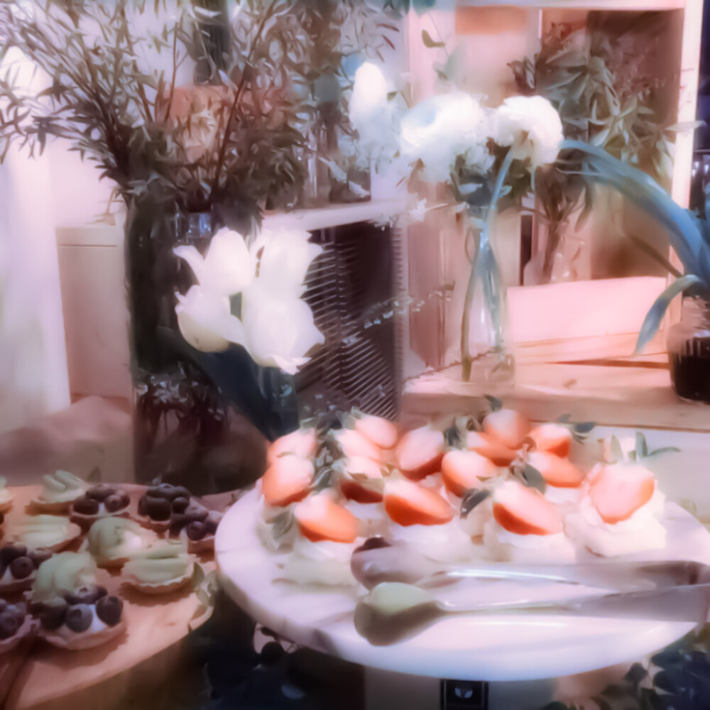  李知恩IU* “你说世界陷落于那年雾霾蓝骤雨.”