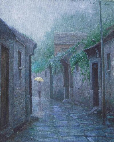 细雨纷纷，笼罩着这条寂静的古巷。
老旧的木门，半掩着，似在诉说着往昔的热闹与繁华。墙角的青苔，在雨水的滋润下，愈发翠绿，见证着岁月的流转。
那把黄色的伞，在灰暗的色调中，显得格外亮眼。撑伞的人，仿佛是…