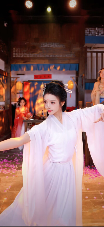 万里红妆