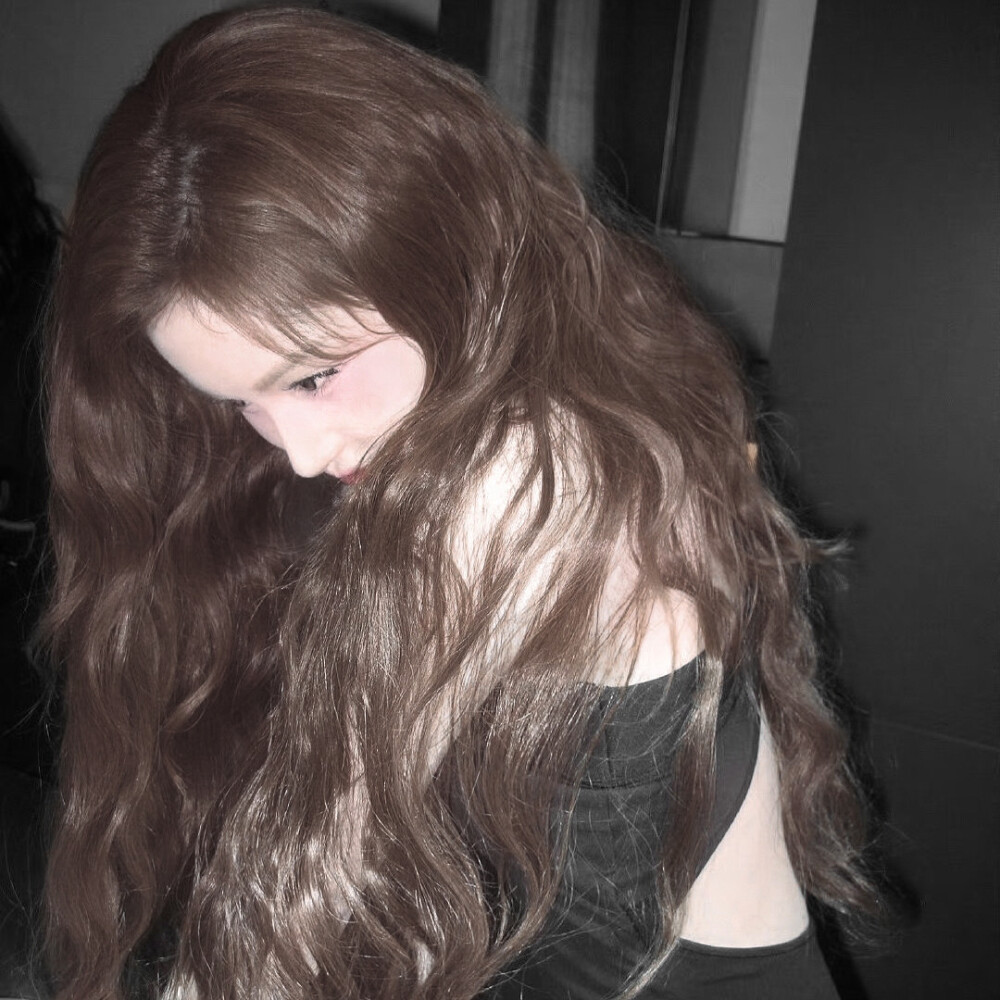  模糊的巴黎雨夜