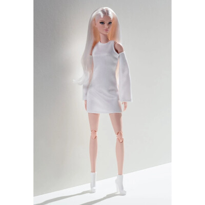 2021芭比新look6号GXB28 Barbie Looks™ Doll (Tall, Blonde)，新Victoria脸模，高挑瑜伽体（Tall Made to Move）