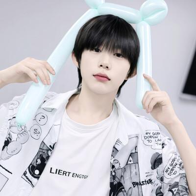 陈奕恒自修头像