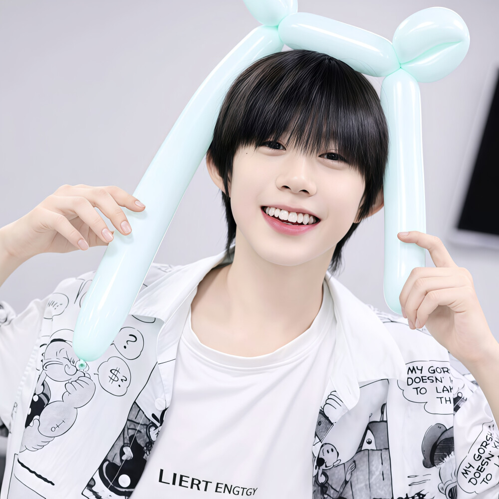 陈奕恒自修头像