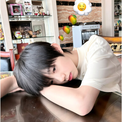 陈奕恒自修头像